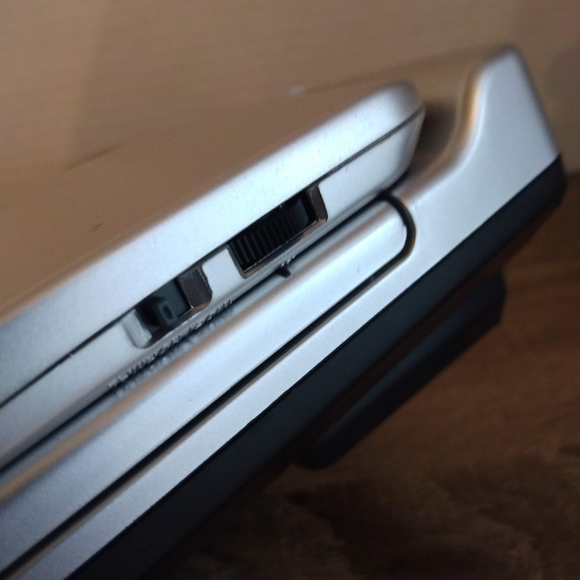 Durabrand DVD/CD Player - Picture 6 of 13